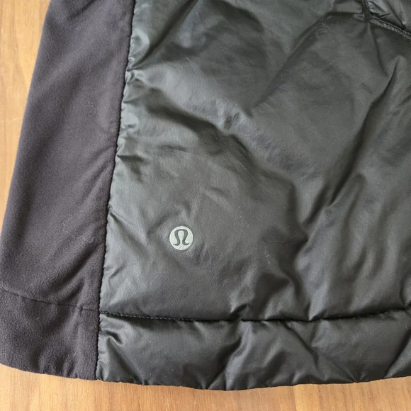 Womens Lululemon Size 6 Pullover - Picture 11 of 13